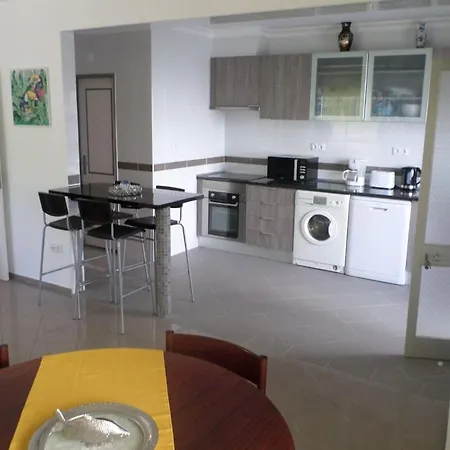 Emilio's Just For Apartamento